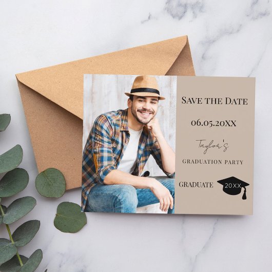 Mocha-beige-Abschlussfeier-Save-the-Date-Karte