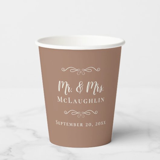 Mocha Brown Elegant Wedding Mr & Mrs Romantic Pappbecher (Rückseite)
