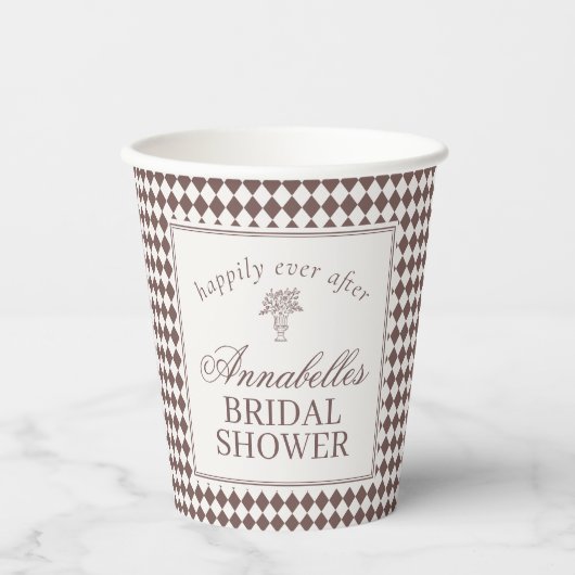 Mocha Brown Harlequin Checkered Bridal Shower Pappbecher (Vorderseite)