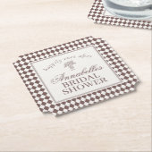 Mocha Brown Harlequin Checkered Bridal Shower Untersetzer (angewinkelt)