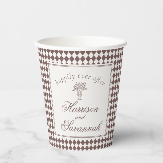 Mocha Brown Harlequin Checkered Wedding Pappbecher (Vorderseite)