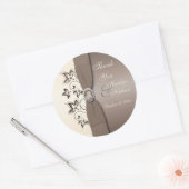 Mocha Ivory Floral Mit Monogramm 3" Round Sticker (Umschlag)
