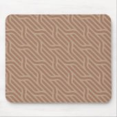 Mocha Mousse Brown Buffet Beige Wavy Line Muster Mousepad (Vorne)
