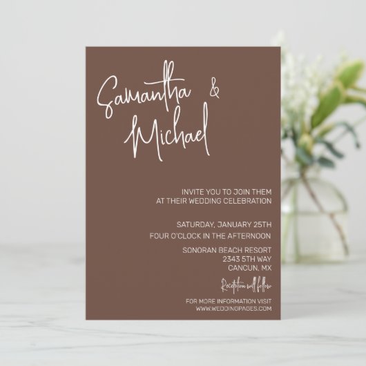 Mocha Mousse Trendy Simple Minimalistic Wedding Einladung (Stehend Vorderseite)