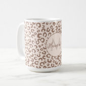 Mocha Mousse und Cream Tan Leopard Muster Kaffeetasse (Vorderseite Links)