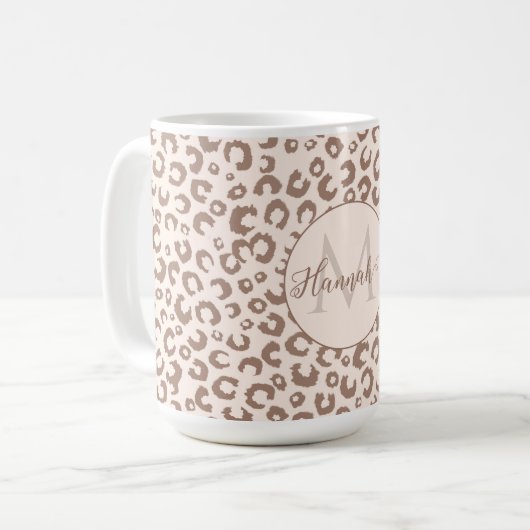 Mocha Mousse und Cream Tan Leopard Muster Kaffeetasse (Vorderseite Links)