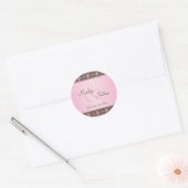 Mocha Pink Floral Mit Monogramm 1,5" Rundaufkleber Runder Aufkleber (Umschlag)