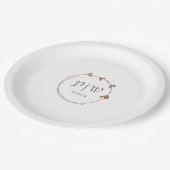 Mocha Simple Heart Wreath Monogram Wedding Pappteller (Schrägansicht)