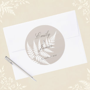 Mocha Taupe Weiße Farn Elegante Hochzeit Runder Aufkleber