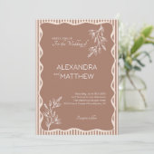 Mocha Whimsical Wavy Border Wedding Einladung (Stehend Vorderseite)