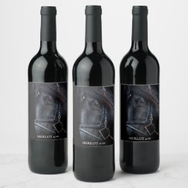 Mockup Elegantes Schwarzes Pferd Gedeckter Weinkel Weinetikett