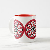 Mod Dartboards Zweifarbige Tasse (Vorderseite Links)