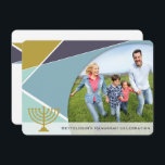 Mod Geometric Hanukkah Menorah Foto Holiday Party Einladung<br><div class="desc">Mit Fett*fa*tin entworfen. Einfach mit eigenen Texten,  Fotos oder Bildern anpassen. Für individuelle Anfragen wenden Sie sich bitte direkt an fat*fa*tin. Es gelten benutzerdefinierte Gebühren. www.zazzle.com/fat_fa_tin www.zazzle.com/color_therapy www.zazzle.com/fatfatin_blue_knot www.zazzle.com/fatfatin_red_knot www.zazzle.com/fatfatin_mini_me www.zazzle.com/fatfatin_box www.zazzle.com/fatfatin_design www.zazzle.com/fatfatin_ink</div>