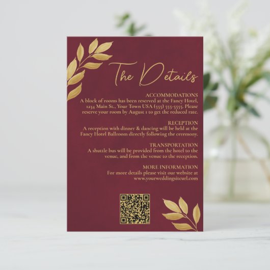 Mod Leaves Burgundy Gold Wedding Details QR Code Begleitkarte (Stehend Vorderseite)
