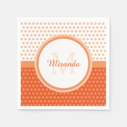 Mod Orange und White Polka Dots Monogramm mit Name Serviette (Vorderseite)