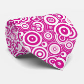Mod Pink und Weiß konzentrierte Retro-Kreise Krawatte (Gerollt)