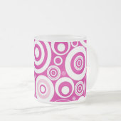 Mod Pink und Weiß konzentrierte Retro-Kreise Mattglastasse (VorderseiteRechts)