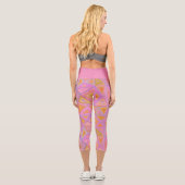 Mod Rosa Lila und gelb geometrisch Capri Leggings (Rückseite)