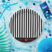 Mod Schwarz-Weiß Streifen mit hellrotem Herzen Pappteller (Party)