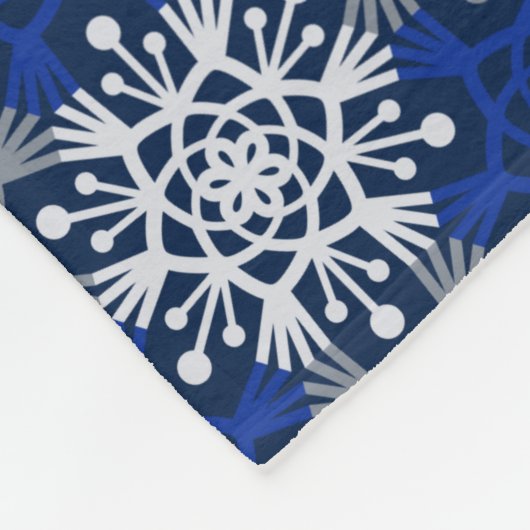 Mod Winter Snowflake Pattern Fleece Blanket (Ecke)