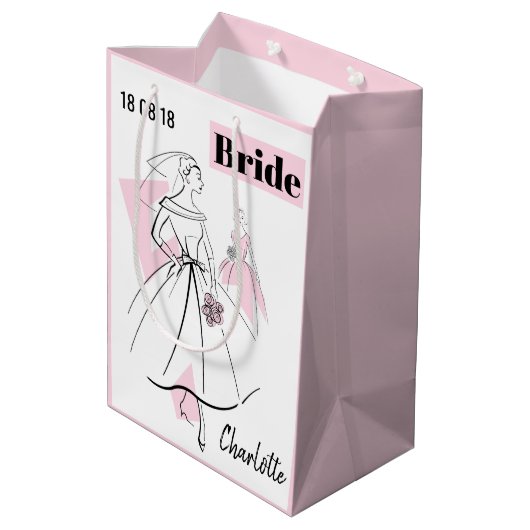 Mode Brie Pink Name Datum Geschenktasche Medium pi Mittlere Geschenktüte (Rückseite Schrägansicht)