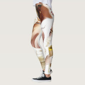 Mode Frau: Stilvolles, zeitgenössisches Portrait. Leggings (Links)