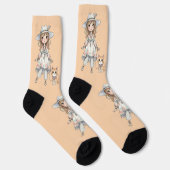 Modebewusstes Mädchen, das mit süßer Katze spazier Socken (Rechts)