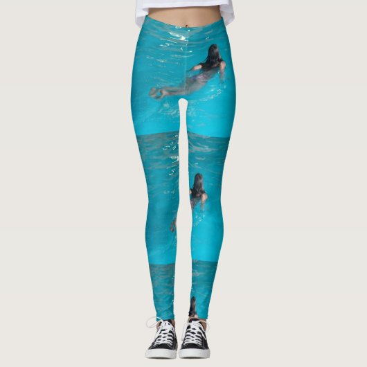 Modell der Frau Thunder_Cove Leggings (Vorderseite)