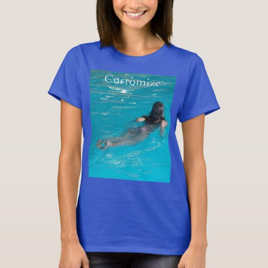Modell der Frau Thunder_Cove T-Shirt (Vorderseite)