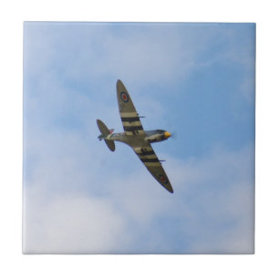 Modell der Spitfire MK IX MK923 Fliese