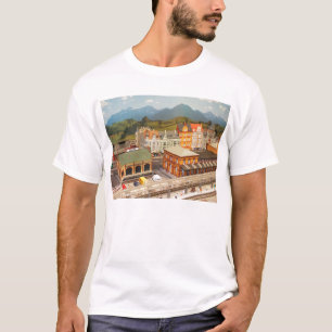 Modellbahnhof und Stadt T-Shirt