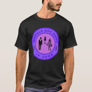 Modelle sind im Juni-Alternativdesign geboren T-Shirt