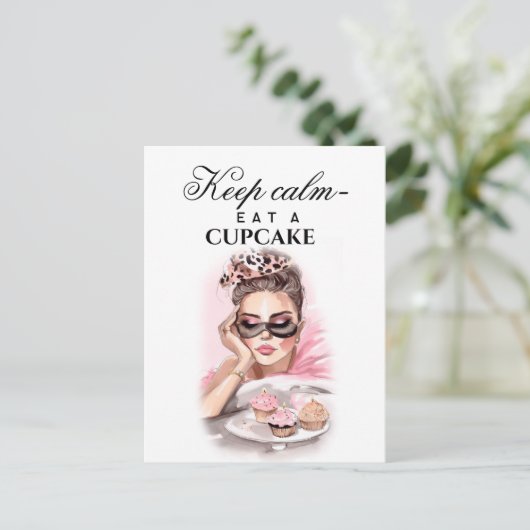 Modemädchen mit Kuchen Postkarte (Stehend Vorderseite)