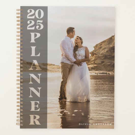 Modern 2025 Personalisierte Dunkle-Overlay-Funktio Planer (Vorderseite)