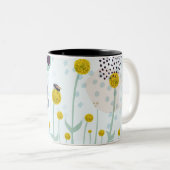 Modern Abstract Botanical Yellow Billy Button Zweifarbige Tasse (VorderseiteRechts)