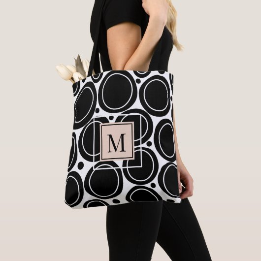Modern Abstraktes Schwarz-weiß-Blütenrosa Monogram Tasche (Von Nahem)