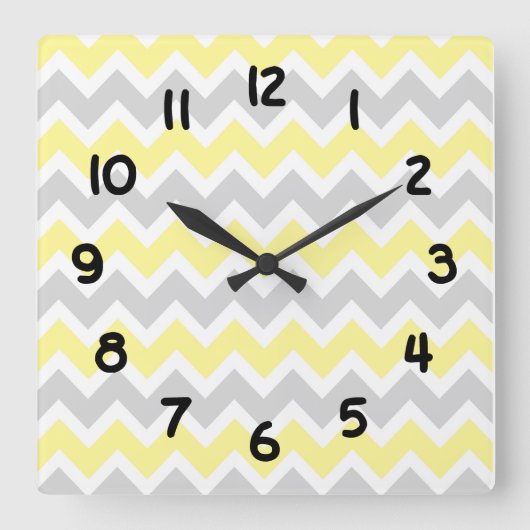 Modern Accent yellow and gray Chevron Clock Quadratische Wanduhr (Vorderseite)