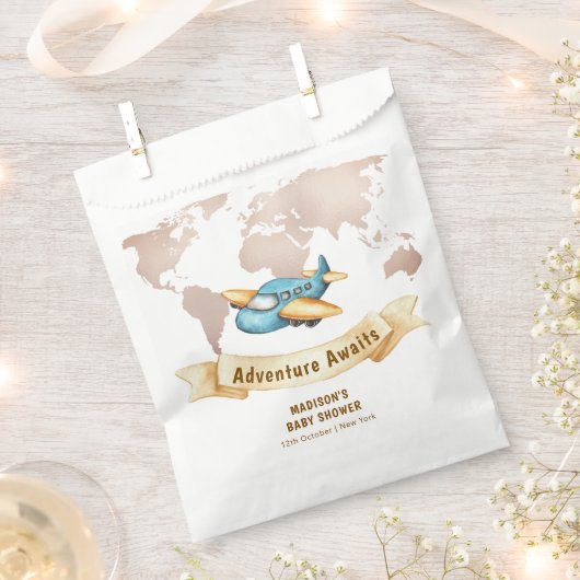 Modern Adventure World Map Airplane Baby Shower Geschenktütchen (Ausgeschnitten)