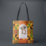 Modern African Ghana Kente WEDDING Guest Favor Tasche<br><div class="desc">Perfect for African or cultural weddings, elegant dinners, and birthday brunches, this customizable Kente wedding guest tote bag with all-over print is ideal for your souvenir favor gifts for your special guests. CUSTOMIZABLE DESIGN means you can simply update the photo and text to make these gift bags uniquely yours. #AfricanWedding...</div>