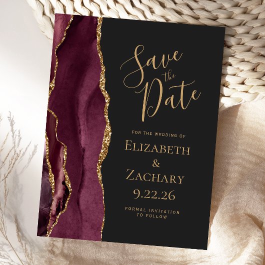 Modern Agate Burgundy Gold Dark Save the Date Ankündigungspostkarte