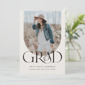 Modern Arch Simple Boho Drei Foto Abschluss Einladung (Stehend Vorderseite)