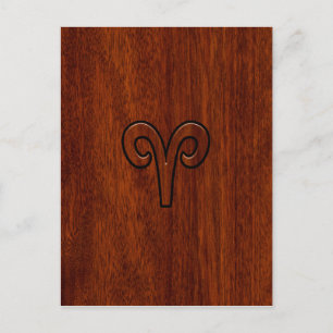 Modern Aries Zodiac Symbol auf Mahagoni wie Druck Postkarte