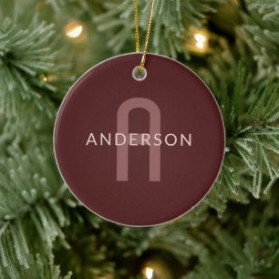Modern aussehendes monogrammierter Name Maronrot Keramik Ornament