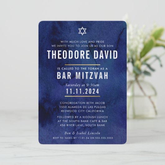 MODERN BAR MITZVAH dunkelblaues Muster Einladung (Stehend Vorderseite)