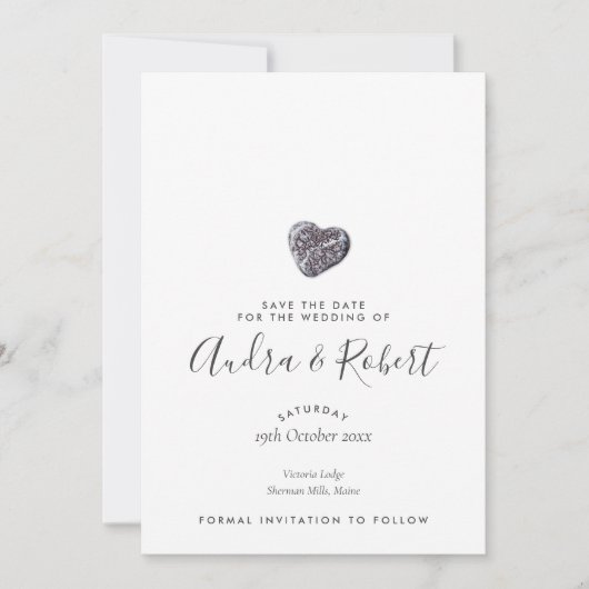 Modern Beach Pebble Herz Save the Date Einladung (Vorderseite)