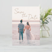 Modern Beach Wedding Save the Date Einladung (Stehend Vorderseite)
