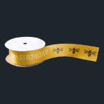 Modern Bee Niedlich Yellow Kids Summer Birthday Pa Satinband<br><div class="desc">Moderne Bee Niedlich Yellow Kids Summer Birthday Party Satin Ribbon rundet das Thema-Matching Geschenk perfekt ab. Das Design umfasst Bienen und Text auf einem gelben Hintergrund. Gelbe Akzente fügen dem einfachen Design eine Touch von Farbe hinzu. Sie können das Produkt leicht anpassen, indem Sie Ihren eigenen Text (z.B. danke) hinzufügen...</div>