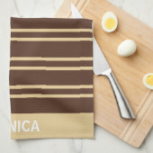 modern Beige &Brown Stripes Pattern Custom Name Geschirrtuch (Viertel Falte)