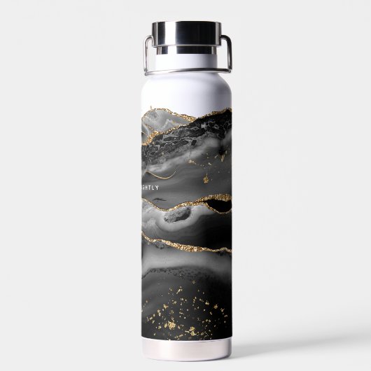 Modern Black Agate Gold Glitzer Script Monogram Trinkflasche (Rückseite)