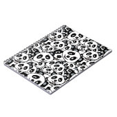 Modern Black and White Cute Panda Bear Pattern Notizblock (Linke Seite)